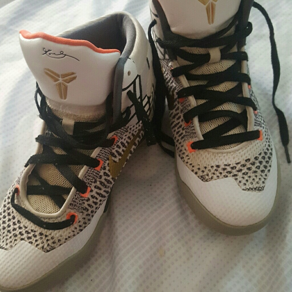 Rare kobe 9 elite GS sneakers high size6.5y